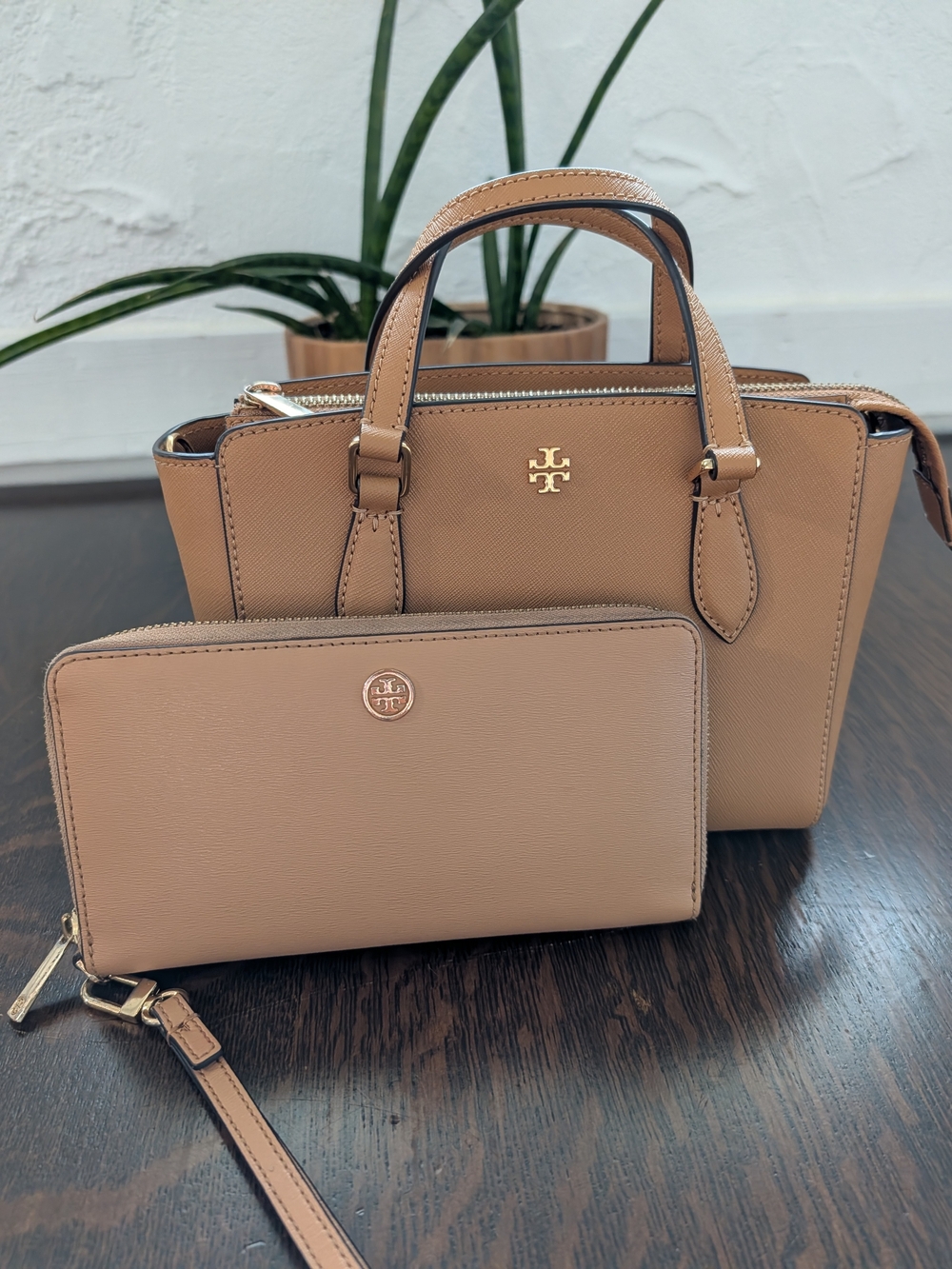 Tory Burch | Saffiano Leather Mini Satchel & Zip Continental Wristlet Set